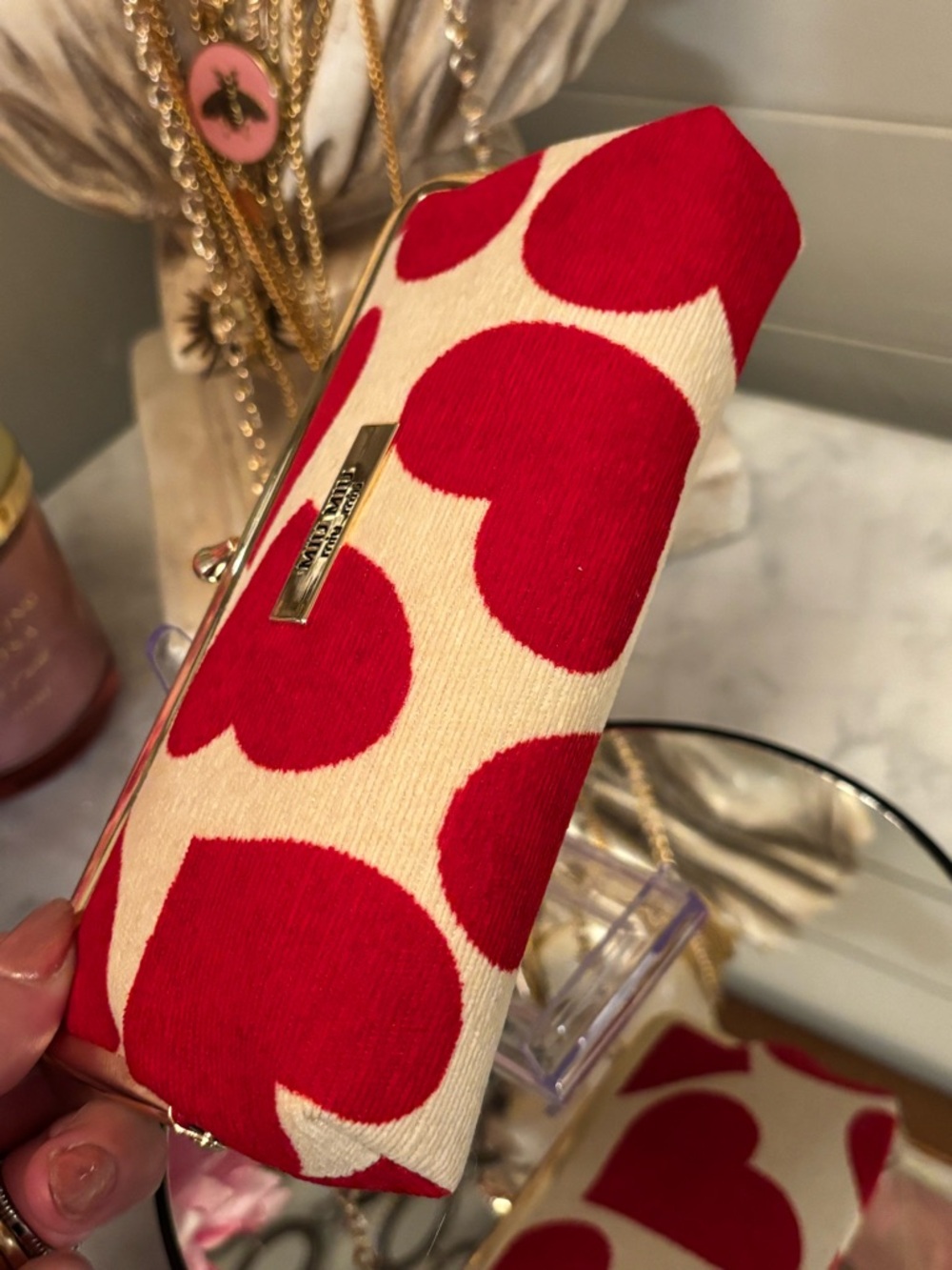 Miu Miu Cream Clutch with Red Heart Print and Gold Frame - Picture 11 of 13